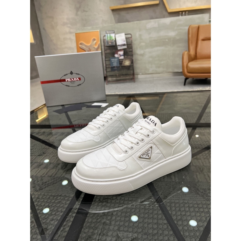 Pra*a casual shoes